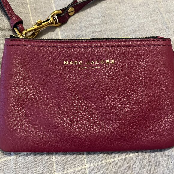 Magenta Pebble Leather MARC JACOBS Wristlet - Picture 1 of 3